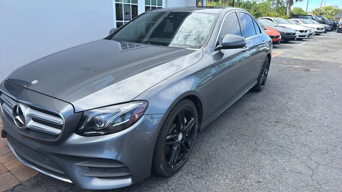 Sedan in Boynton Beach, FL, United States 2 - 19040675