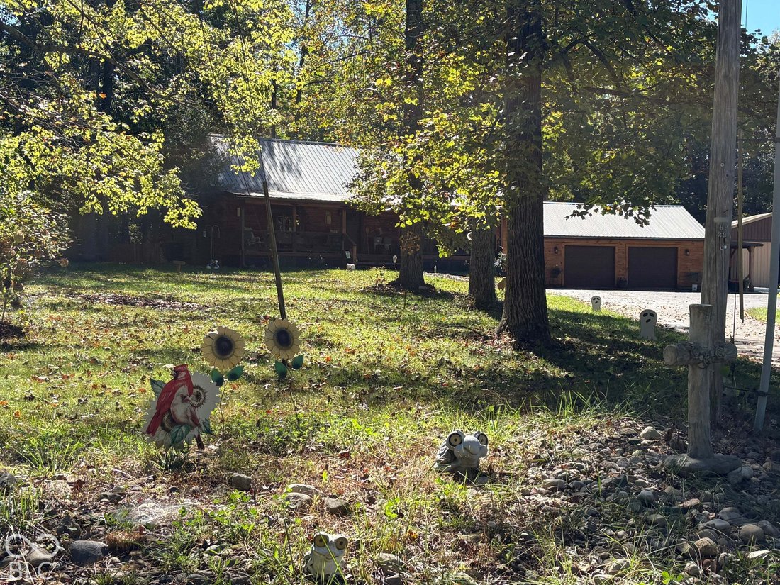House in Cloverdale, Indiana, United States 1 - 19038548