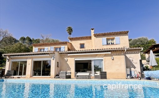 Villa in Bagnols-en-Forêt, Provence-Alpes-Côte d'Azur, France 1
