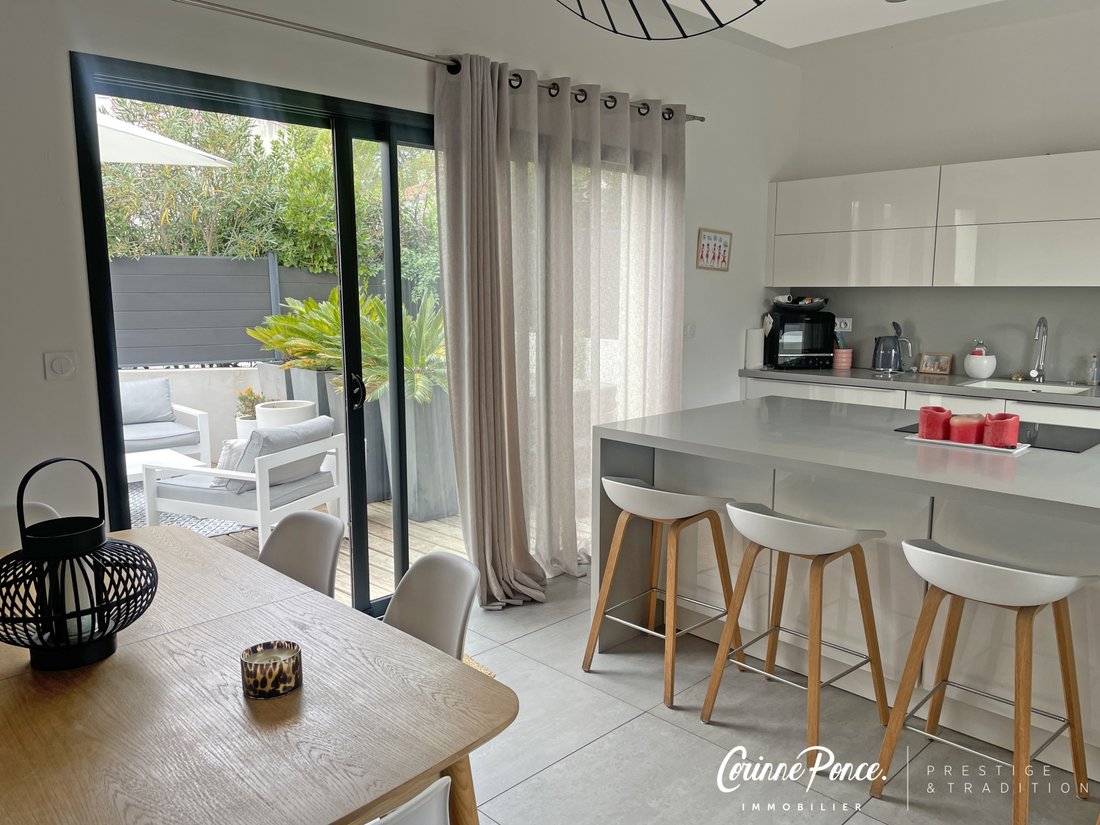 Villa in Camplanier, Nimes, France 3 - 19040230
