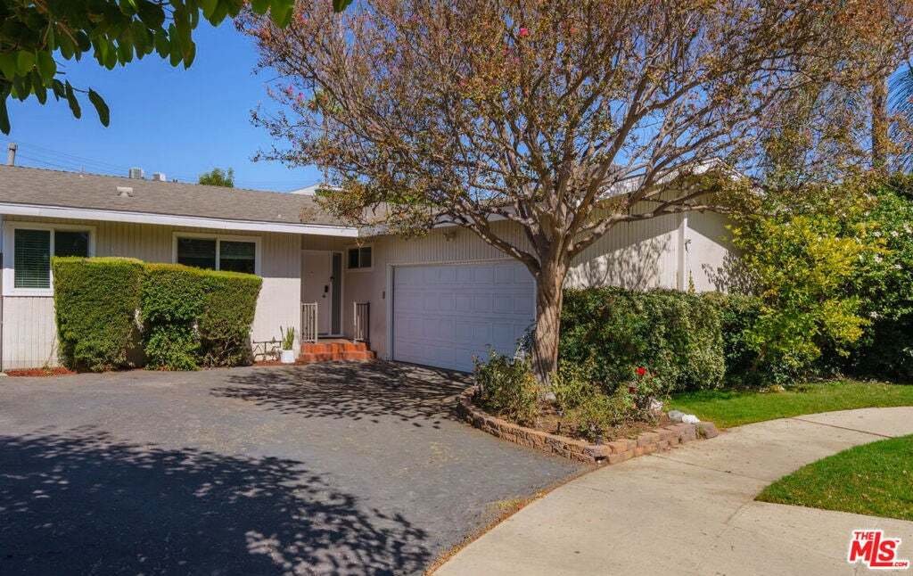 House in Los Angeles, California, United States 2 - 19039166