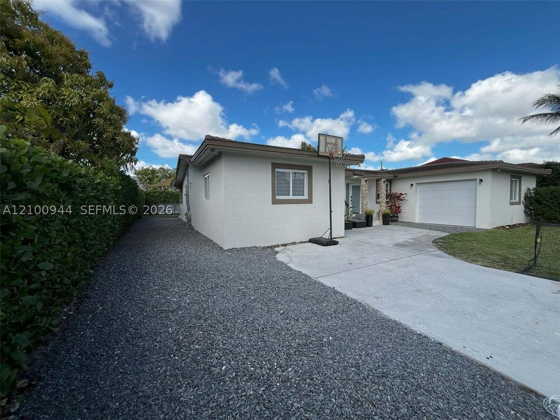 House in Doral, Florida, United States 3 - 19039613