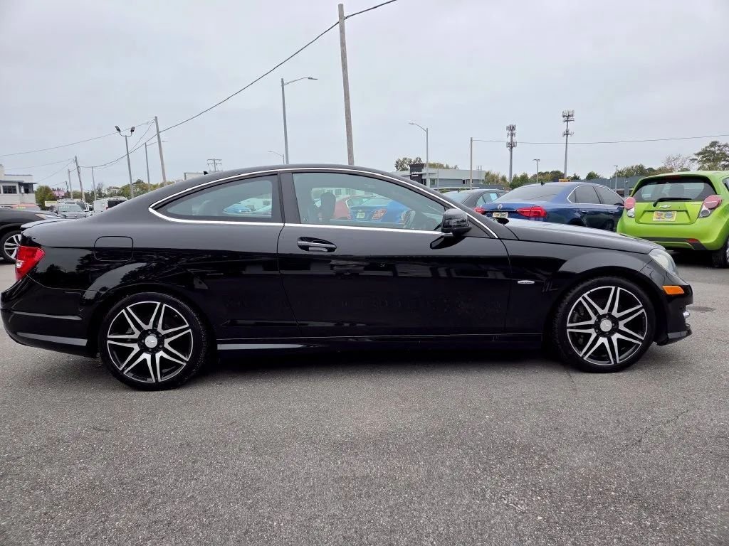 Coupe in Virginia Beach, VA, United States 4 - 19040702