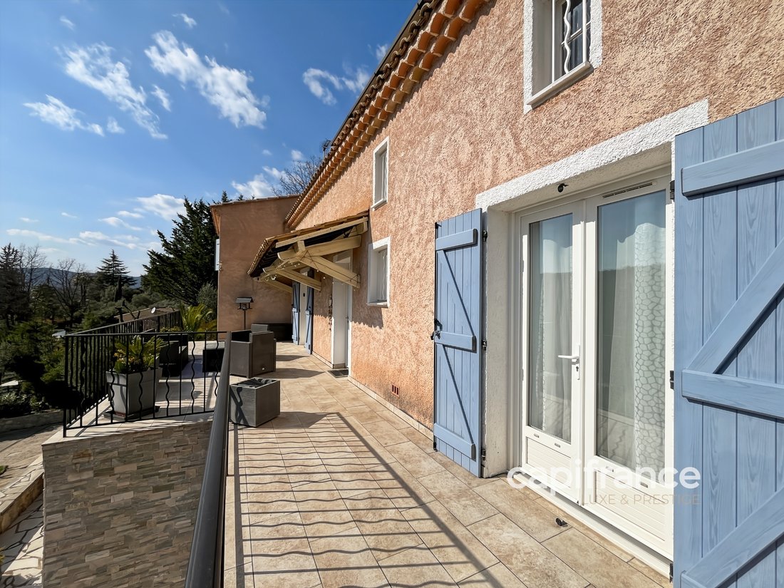 Villa a Bagnols-en-Forêt, Provenza-Alpi-Costa Azzurra, Francia 3 - 19037370