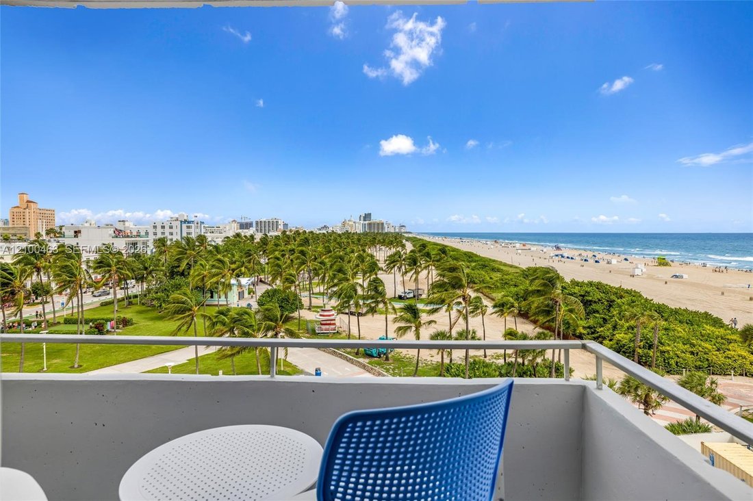Condo in Miami Beach, Florida, United States 5 - 19040354