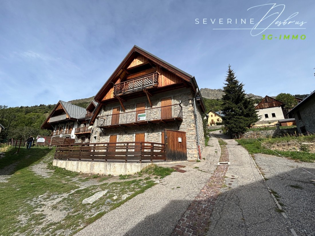 Chalet in Vaujany, Auvergne-Rhône-Alpes, France 2 - 19037475