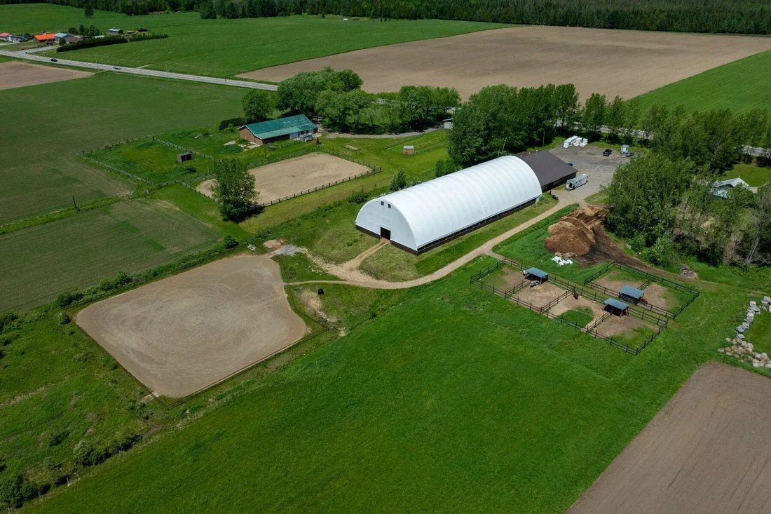Farm Ranch in Neuville, Québec, Kanada 4 - 18186052