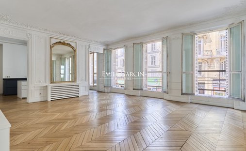 Apartment in Saint Philippe du Roule, Paris 8e Arrondissement, Paris 1