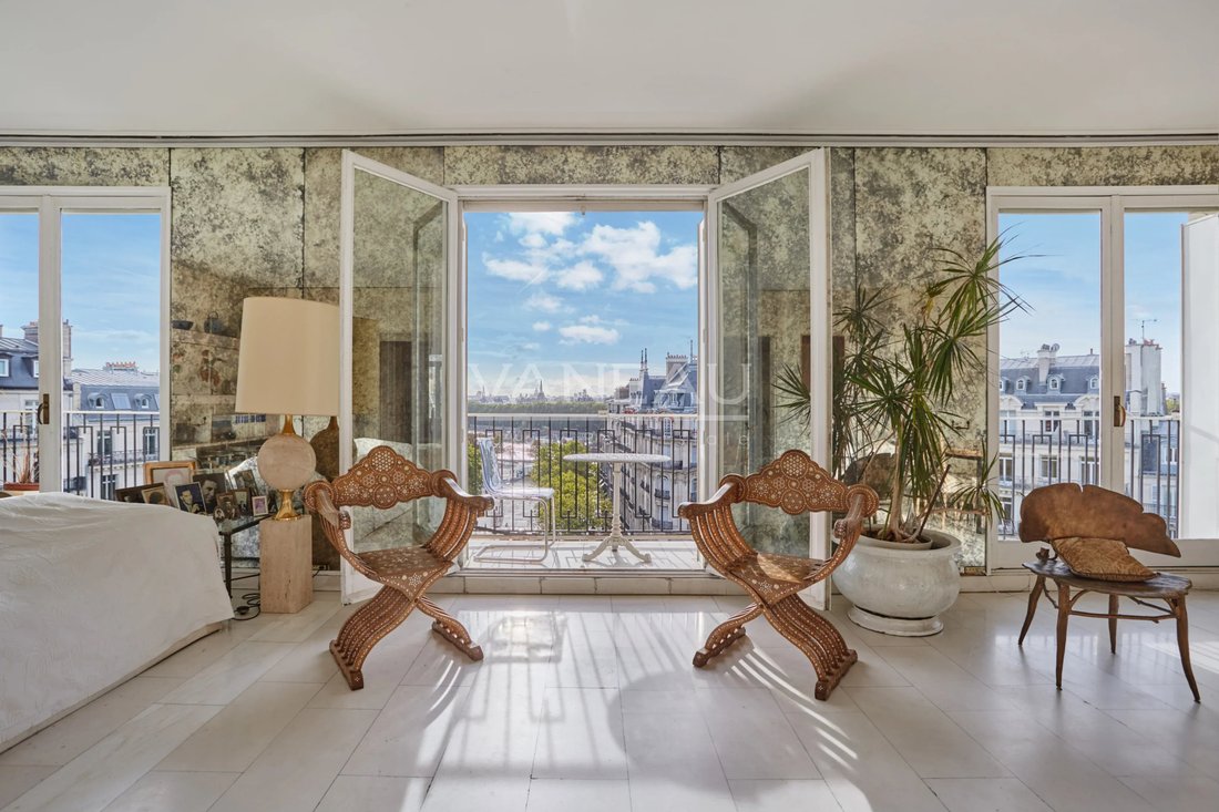 Apartment in Chaillot, Paris 16e Arrondissement, Paris 2 - 19037390