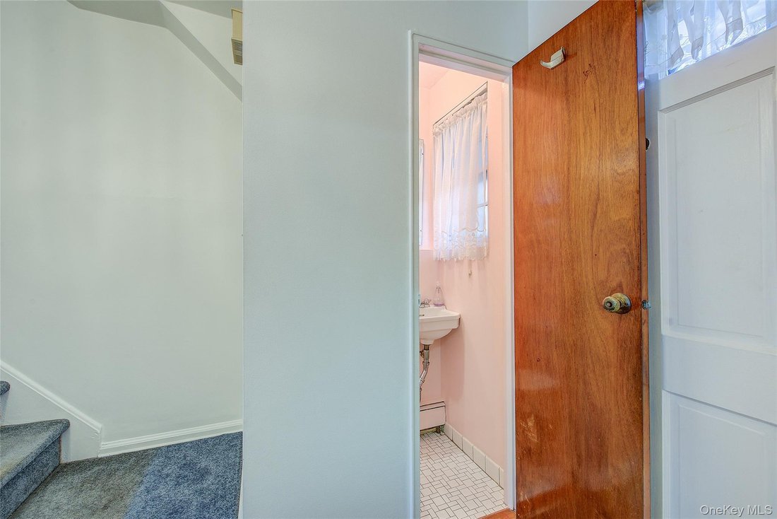 House in New York, New York, United States 4 - 19037927