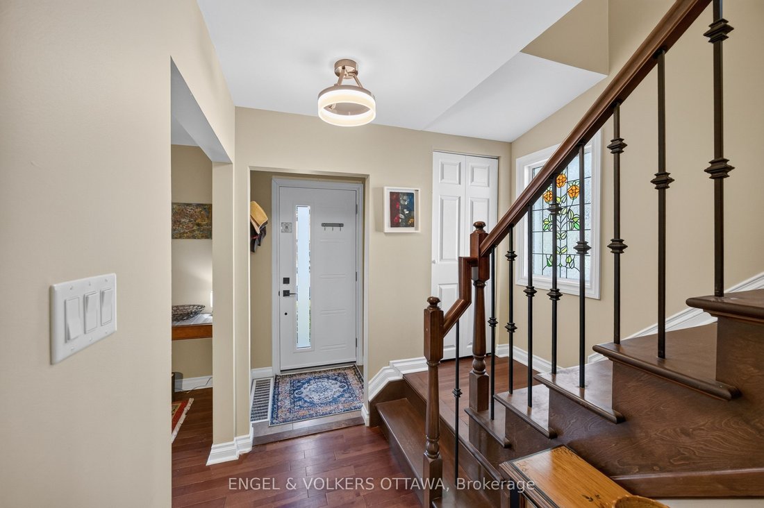 House in Ottawa, Ontario, Canada 4 - 19040258
