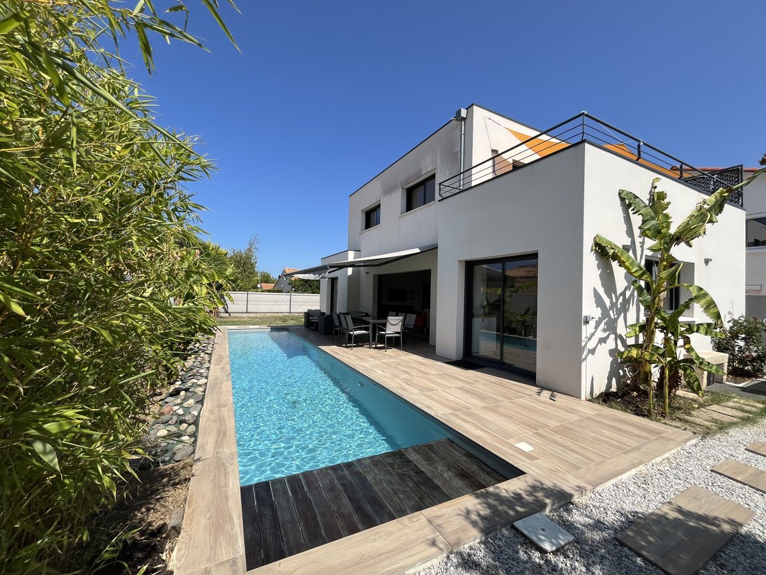 House in Saint-Palais-sur-Mer, Nouvelle-Aquitaine, France 1 - 19040057