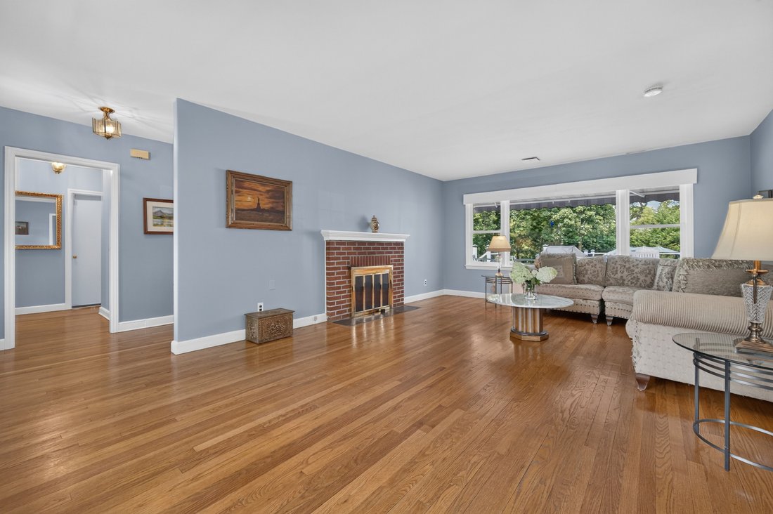 House in Cold Spring Harbor, New York, United States 4 - 19038070