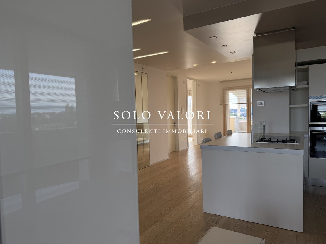 Penthouse in Castelfranco Veneto, Veneto, Italy 4 - 19041068