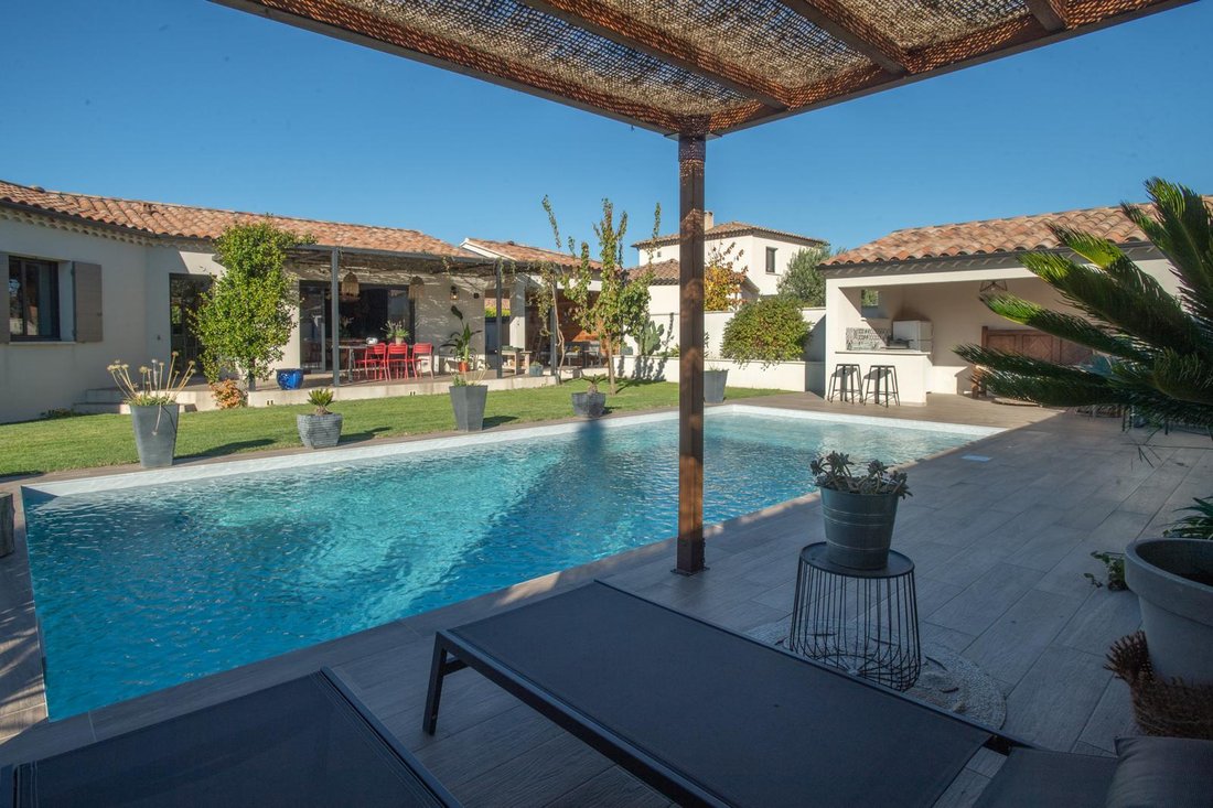 Villa in Nevons-route d'Apt, L'Isle-sur-la-Sorgue, Frankreich 1 - 17687642