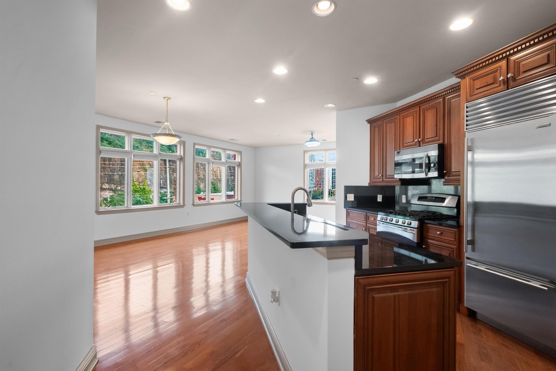 Condo in North Bergen, New Jersey, United States 5 - 19040837