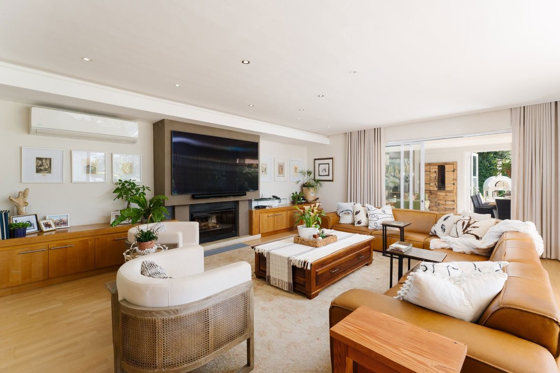 House in Erinvale Golf Estate, Helderberg, Cape Town 3 - 19039535