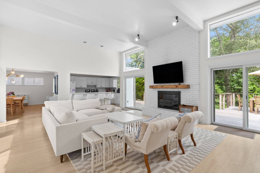 East Hampton, New York, United States 5 - 19040359