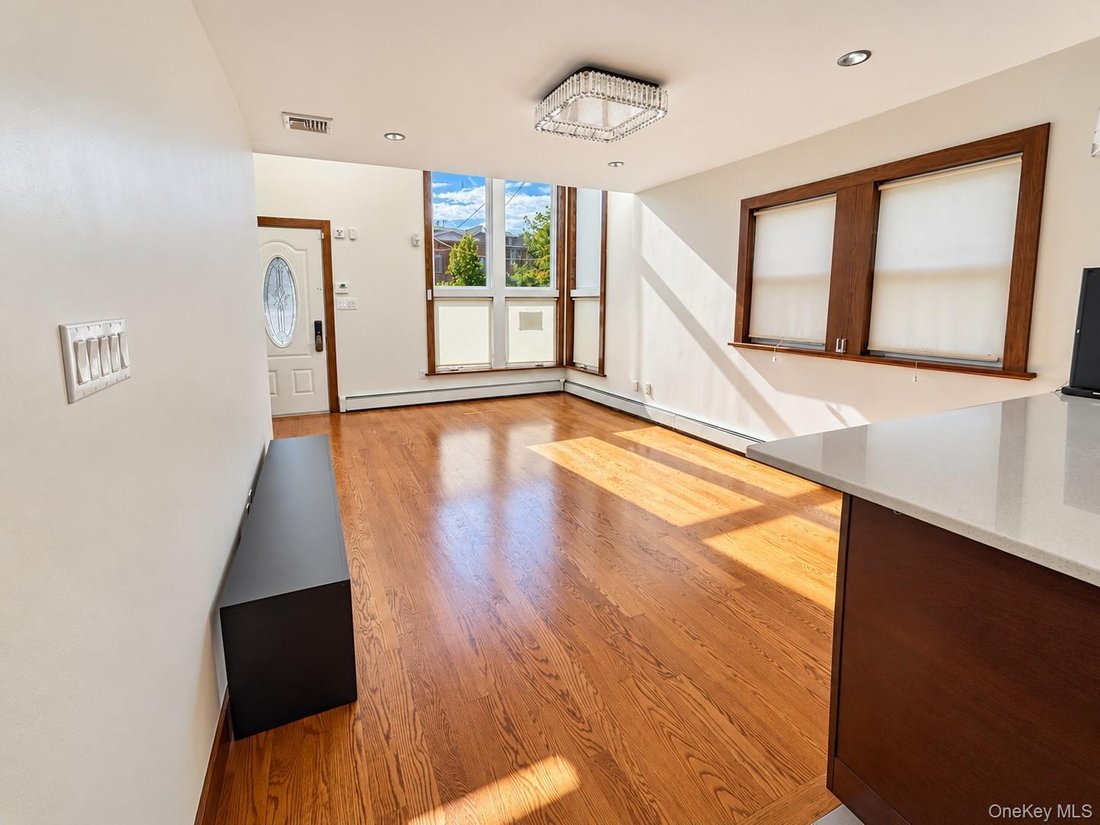House in New York, New York, United States 4 - 19039142