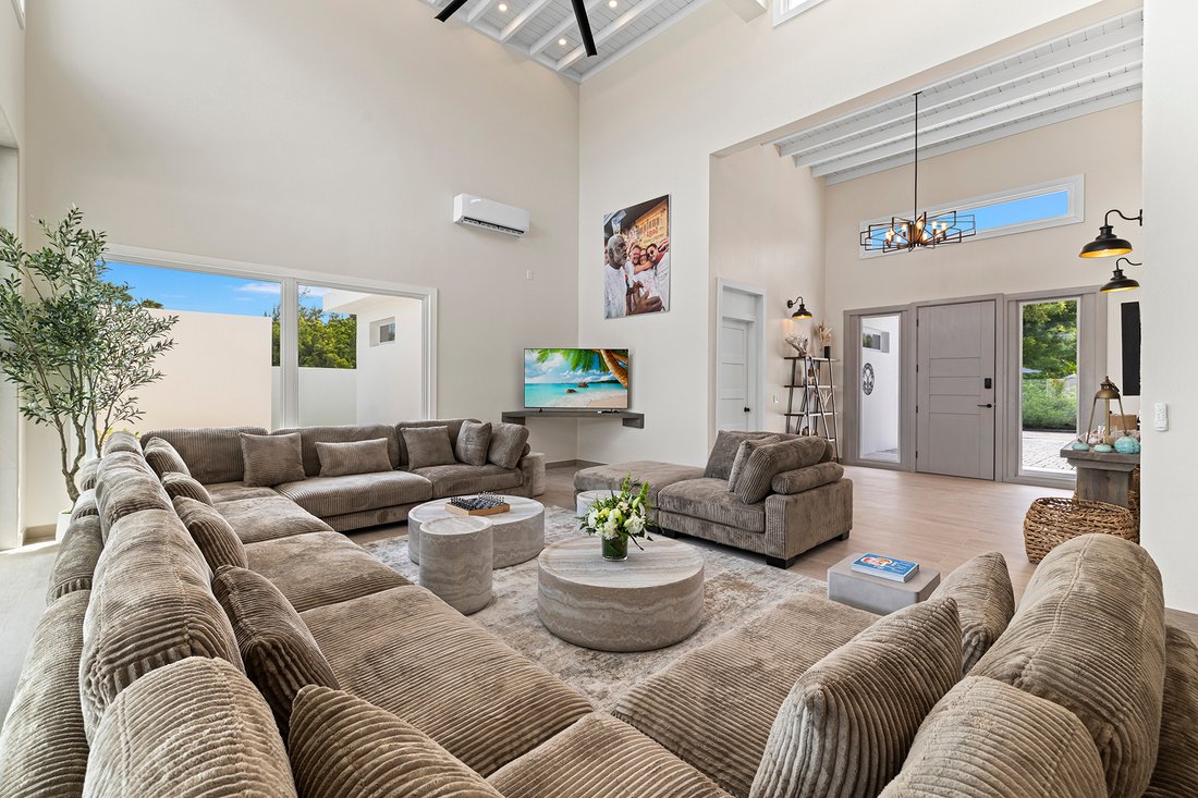 House in Grace Bay, Caicos Islands, Turks and Caicos Islands 4 - 19038299