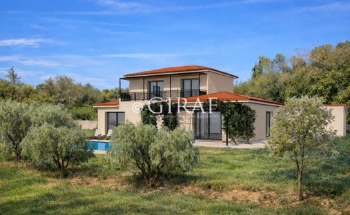 Terreno en Pueblo, Villeneuve-Loubet, Francia 1