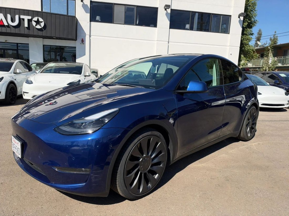 Suv in Azusa, CA, United States 3 - 19040610