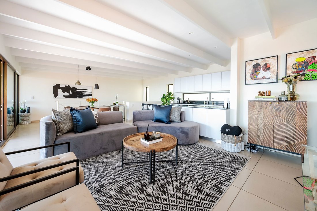 Townhouse in Green Point, Atlantic Seaboard, Cape Town 3 - 19039824