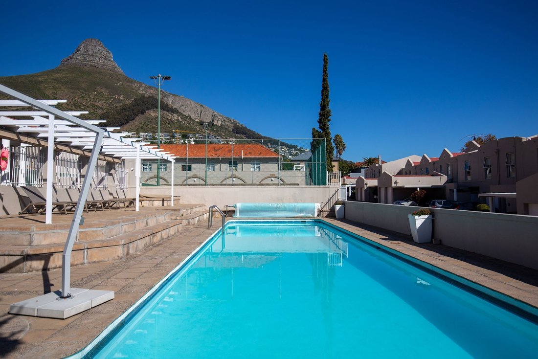 Apartment in Fresnaye, Atlantic Seaboard, Cape Town 2 - 19039181
