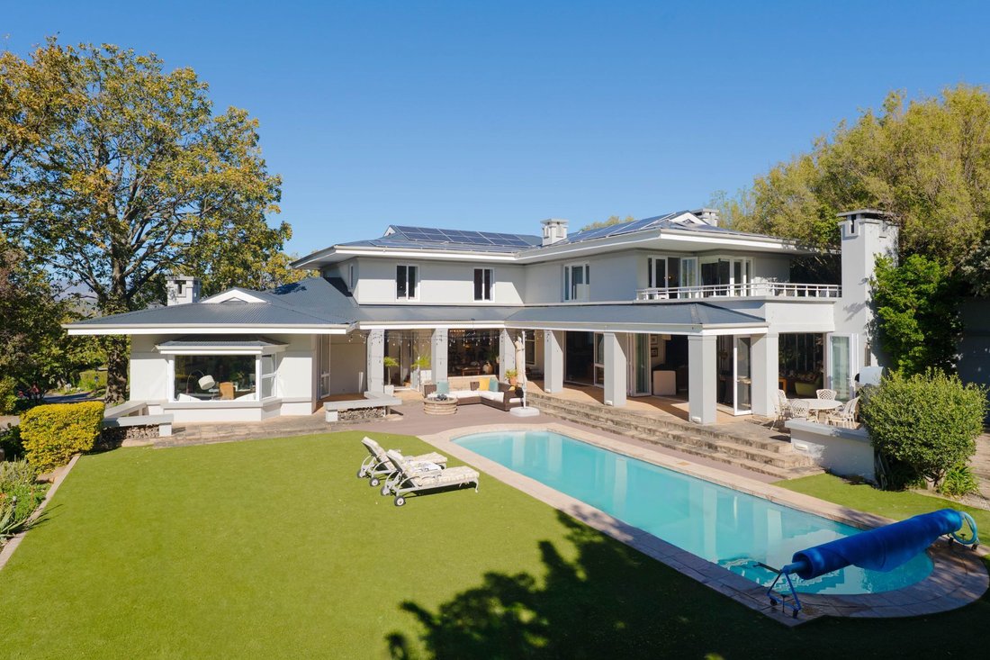 House in Erinvale Golf Estate, Helderberg, Cape Town 1 - 19039535