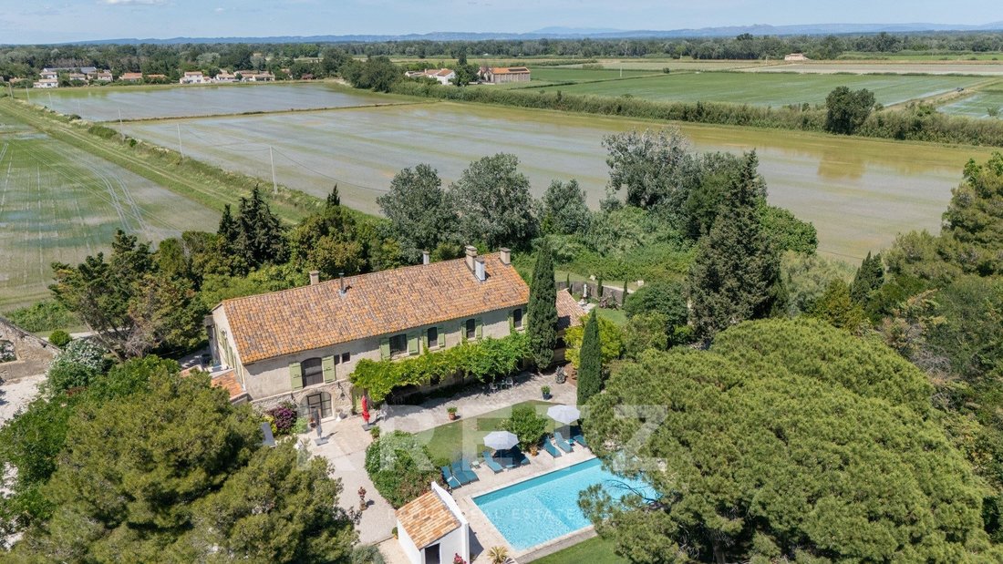 Maison à Arles, Provence-Alpes-Côte d'Azur, France 1 - 19037702