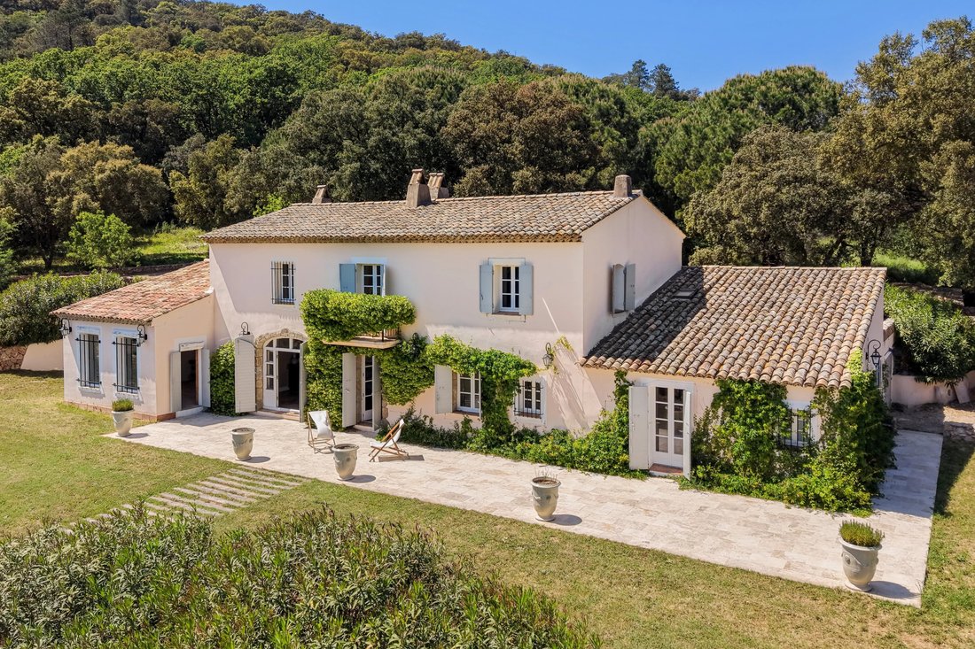 Villa in Grimaud, Provence-Alpes-Côte d'Azur, France 3 - 19037150