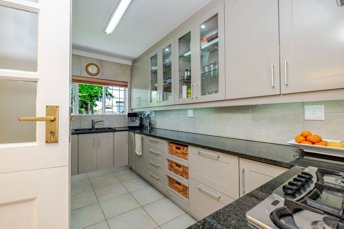 House in Newlands, Southern Suburbs, Cape Town 4 - 19039096