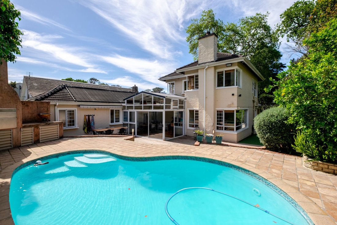House in Newlands, Southern Suburbs, Cape Town 5 - 19039096
