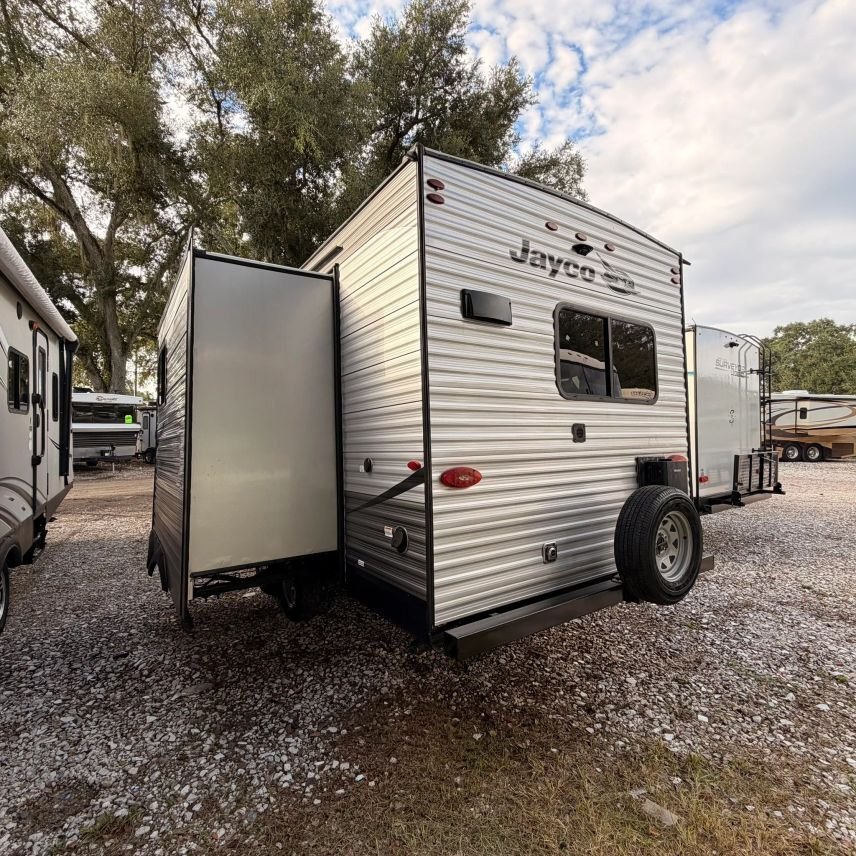 2021 Jayco Jay Flight SLX 8 235RKS in Thonotosassa, FL, United States 5 - 19037822