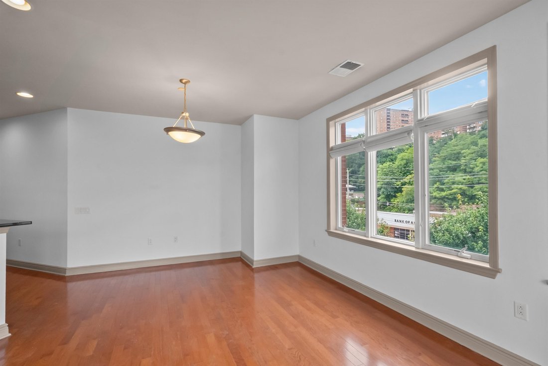 Condo in North Bergen, New Jersey, United States 4 - 19040837