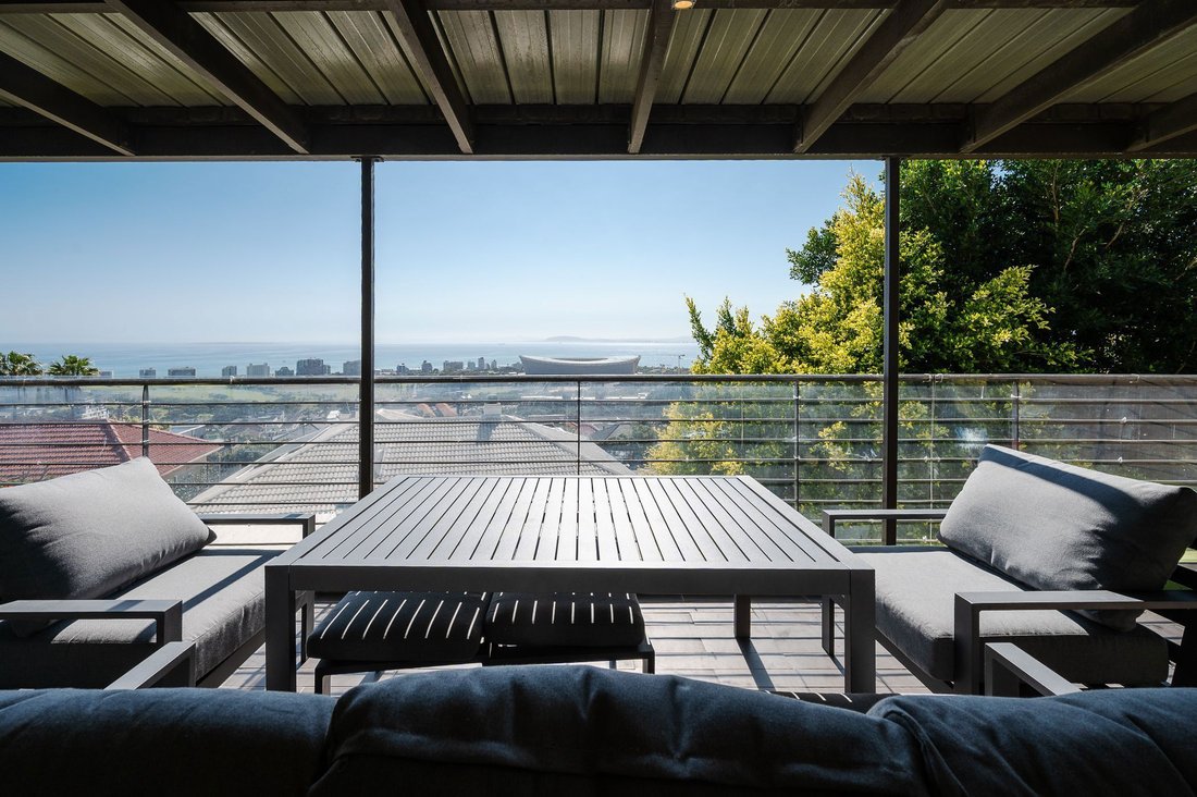 Townhouse in Green Point, Atlantic Seaboard, Cape Town 1 - 19039702