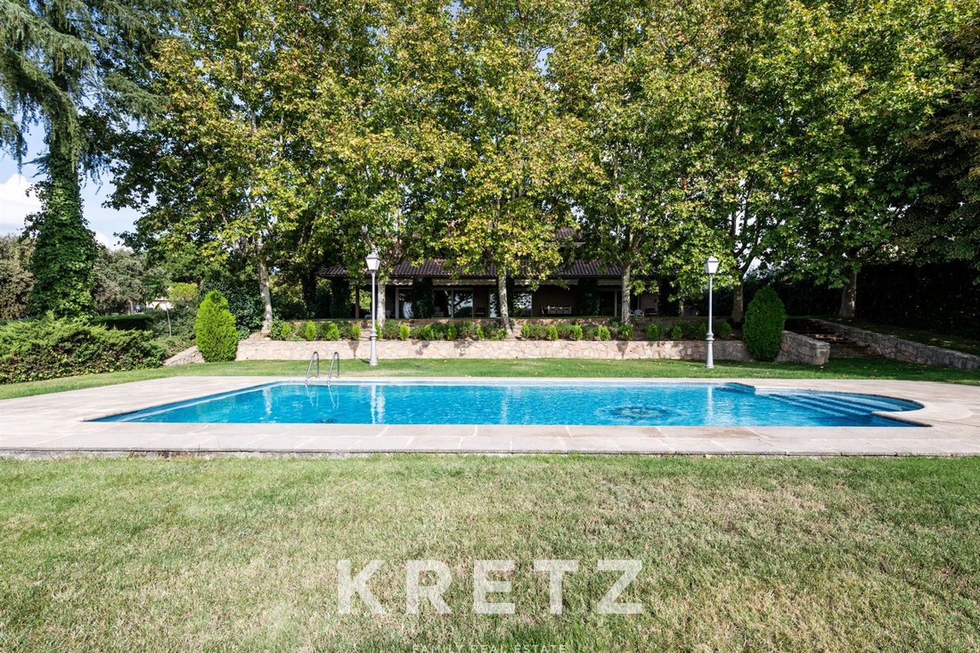 Villa in Pozuelo de Alarcon, Comunidad de Madrid, Spain 2 - 19037223