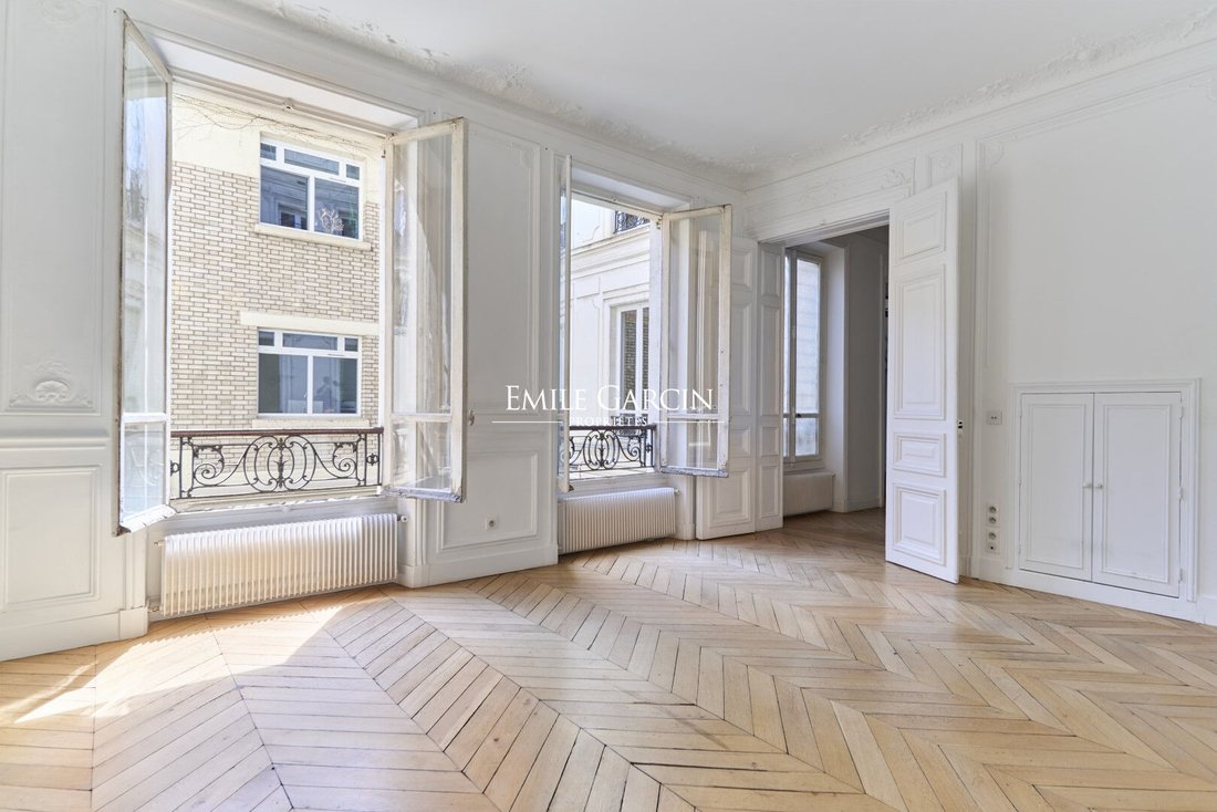 Apartment in Saint Philippe du Roule, Paris 8e Arrondissement, Paris 5 - 19040988