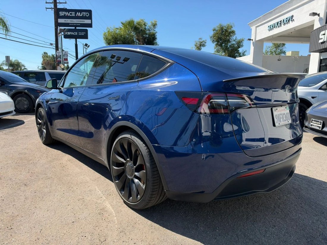 Suv in Azusa, CA, United States 5 - 19040610