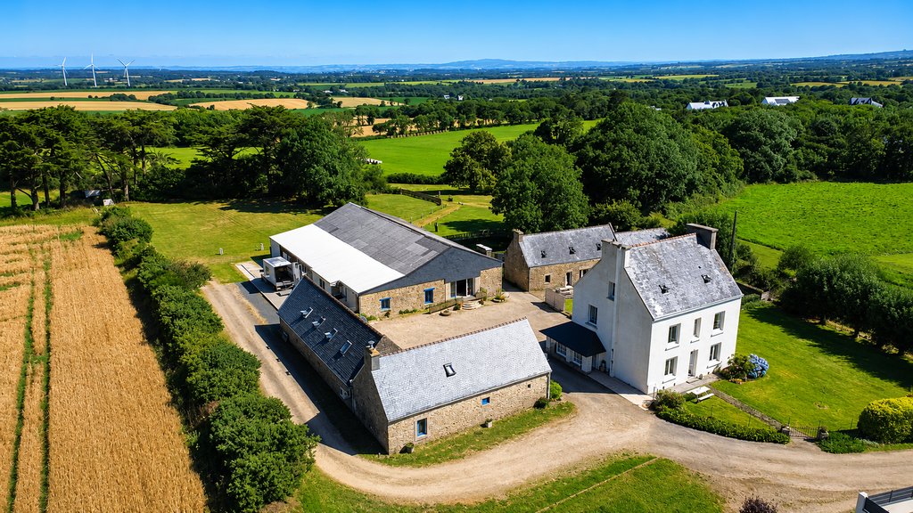 Estate in Peumerit, Brittany, France 2 - 18453704