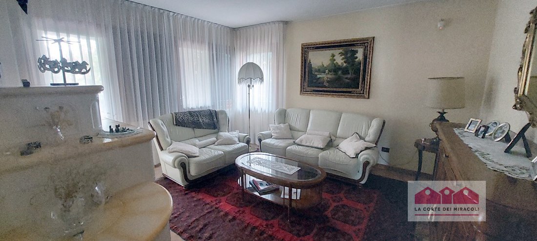 Villa in Bassano del Grappa, Veneto, Italia 1 - 19041071
