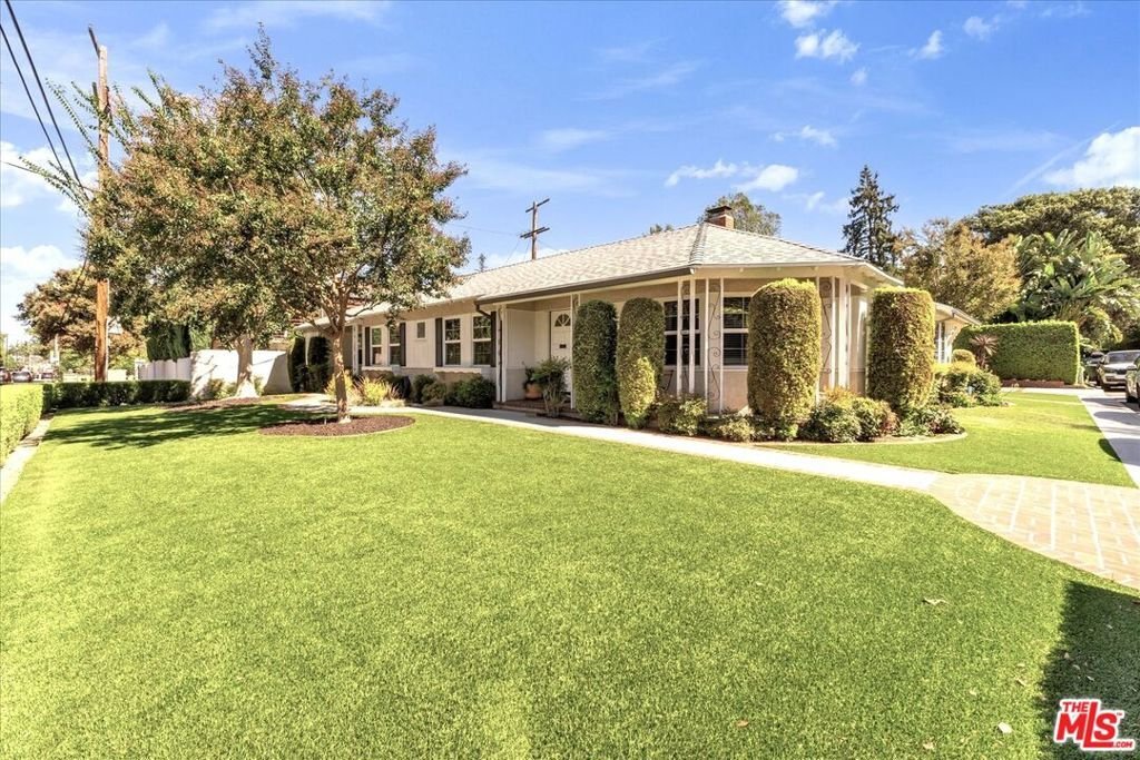 Los Angeles, California, United States 1 - 19039149