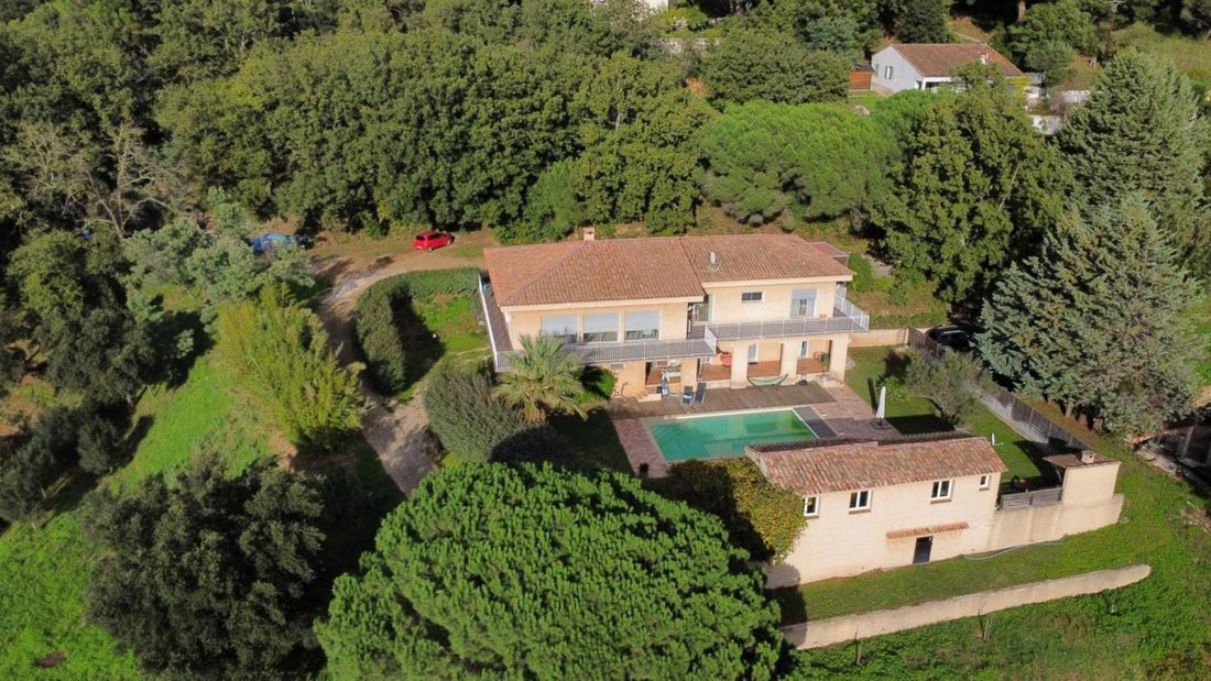 Casa en Collobrières, Provenza-Alpes-Costa Azul, Francia 1 - 19040451