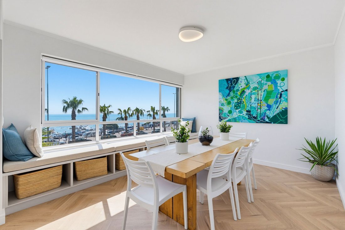 Apartment in Sea Point, Atlantic Seaboard, Cape Town 3 - 19038977