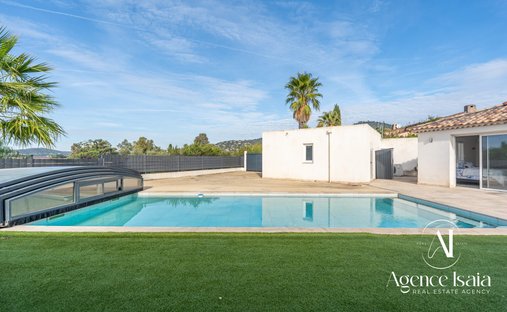 Maison à Nord Est, Bormes-les-Mimosas, France 1