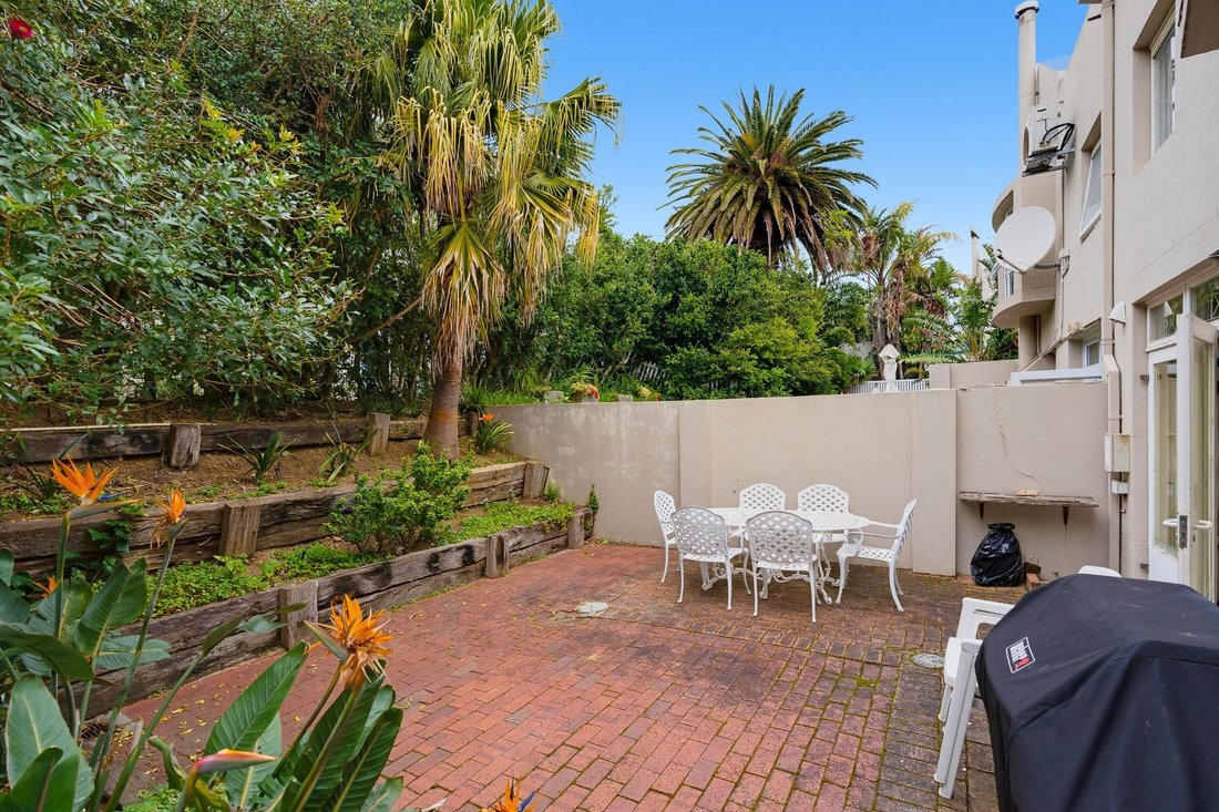 Apartment in Fresnaye, Atlantic Seaboard, Cape Town 1 - 19039181