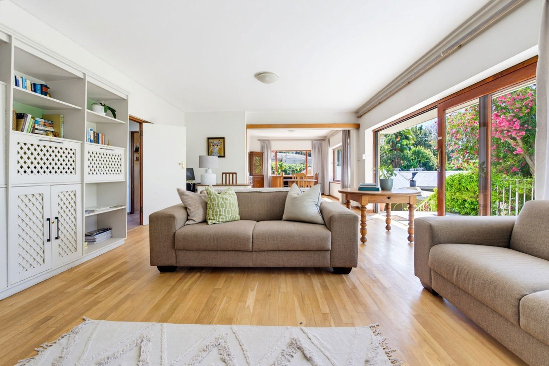House in Kenilworth, Southern Suburbs, Cape Town 5 - 19038993