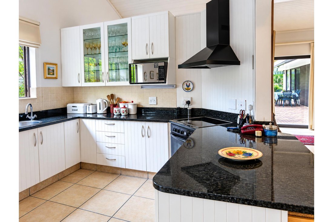 House in Rondebosch, Southern Suburbs, Cape Town 3 - 19040227