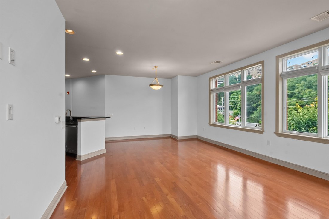 Condo in North Bergen, New Jersey, United States 2 - 19040837