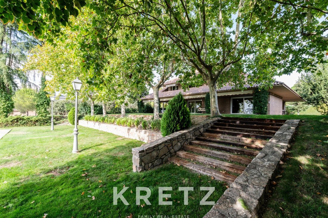 Villa in Pozuelo de Alarcon, Comunidad de Madrid, Spain 5 - 19037223
